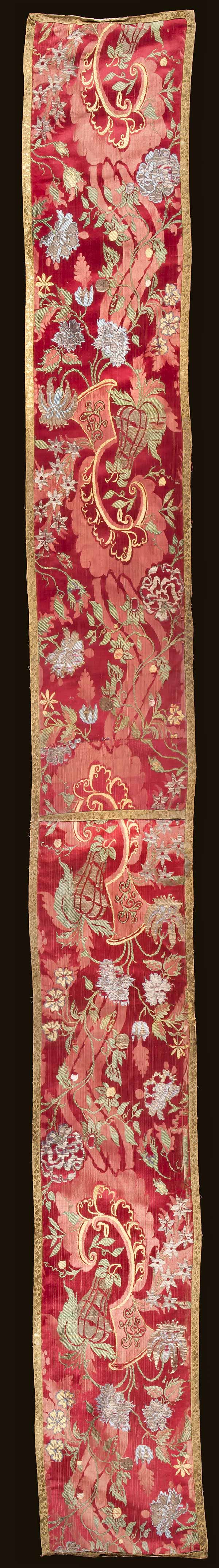 Spitalfields Bizarre Silk, Circa, 1685, 256 x 28 cms