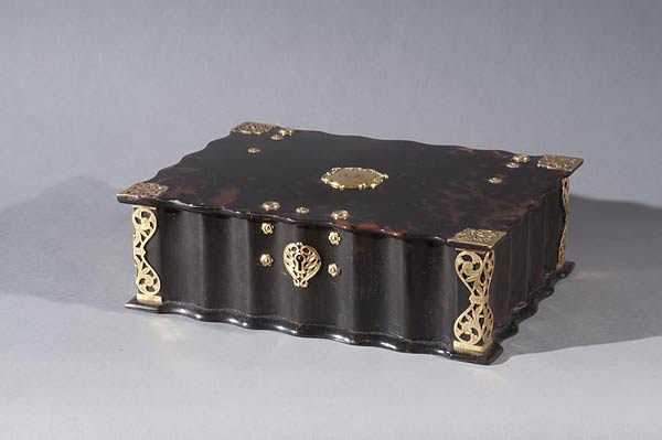 Sirih Box, Dutch East Indies, Tortoiseshell with gold and silver, 23 x 17 x 7 cms
