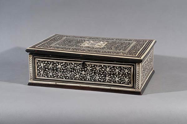 Rosewood and Ivory Box, Vizagapatam, Eastern Indian, 10 x 30 x 21 cms, Circa 1720